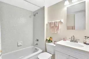 109 Royal Pk Dr, Oakland Park, FL 33309 - Photo 9