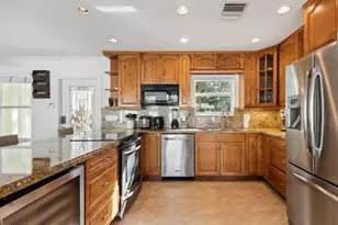 1925 NE 29th Ct, Fort Lauderdale, FL 33306 - Photo 7