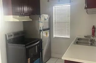 900 NE 26th St, Wilton Manors, FL 33305 - Photo 3