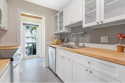 2755 NE 28th Ave, Unit #C2, Lighthouse Point, FL 33064 - Photo 5