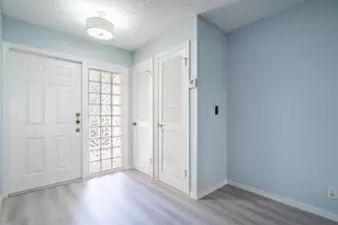 3351 Emerald Oaks Dr, Hollywood, FL 33021 - Photo 5