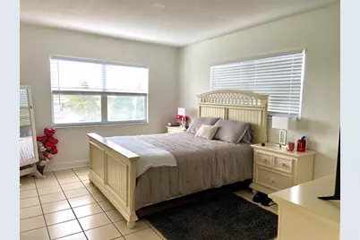 2555 NE 11th St, Unit #402, Fort Lauderdale, FL 33304 - Photo 11