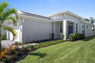 423 SE Via Sangro, Port Saint Lucie, FL 34952 - Photo 3