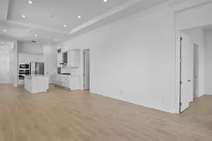 423 SE Via Sangro, Port Saint Lucie, FL 34952 - Photo 5