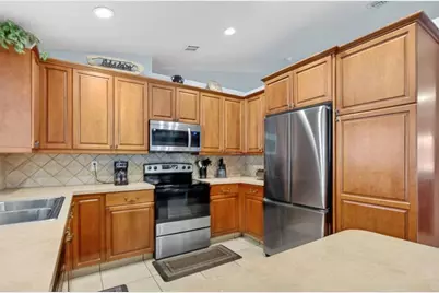 3191 NE 11th Ter, Pompano Beach, FL 33064 - Photo 7