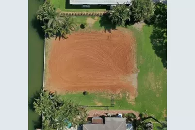 2017 NE Iowa Ave, Saint Petersburg, FL 33703 - Photo 5