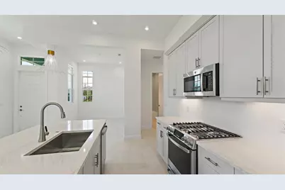 204 SE Via Sangro, Port Saint Lucie, FL 34952 - Photo 5