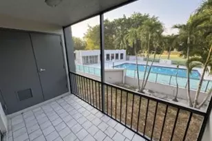 8461 Springtree Dr, Sunrise, FL 33351 - Photo 3