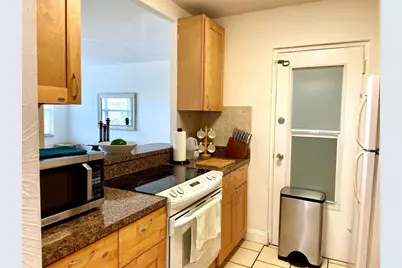 2555 NE 11th St, Unit #402, Fort Lauderdale, FL 33304 - Photo 7