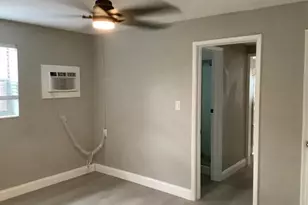 1539 NE 32nd St, Oakland Park, FL 33334 - Photo 9