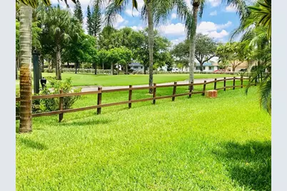1640 W Golfview Dr, Pembroke Pines, FL 33026 - Photo 17