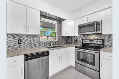 2731 NW 9th St, Pompano Beach, FL 33069 - Photo 11