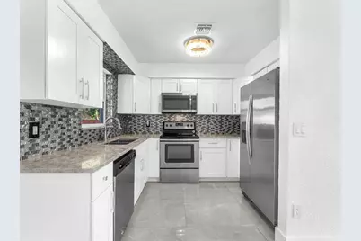 2731 NW 9th St, Pompano Beach, FL 33069 - Photo 9