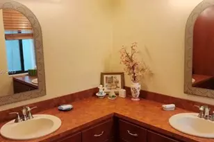 2925 Azalea Dr, Hollywood, FL 33026 - Photo 9