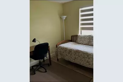 2925  Azalea Dr, Hollywood, FL 33026 - Photo 11