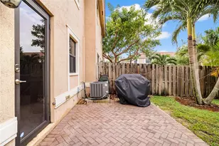 9627 Town Parc Cir S, Parkland, FL 33076 - Photo 33