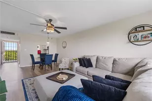 2314 S Cypress Bend Dr, Pompano Beach, FL 33069 - Photo 9