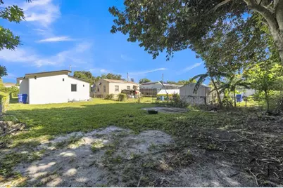 1170 NW 59th St, Miami, FL 33127 - Photo 21