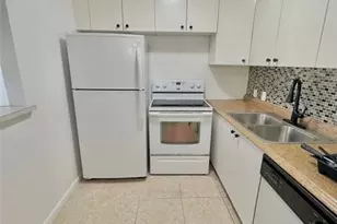 129 Mansfield D, Boca Raton, FL 33434 - Photo 9