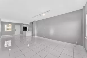 2555 NE 11th St, Fort Lauderdale, FL 33304 - Photo 11