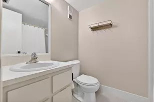 2205 S Cypress Bend Dr, Pompano Beach, FL 33069 - Photo 21