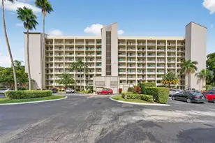 2205 S Cypress Bend Dr, Pompano Beach, FL 33069 - Photo 35