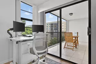 2205 S Cypress Bend Dr, Pompano Beach, FL 33069 - Photo 13