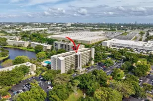 2205 S Cypress Bend Dr, Pompano Beach, FL 33069 - Photo 31