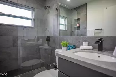 19 NE 16th St, Fort Lauderdale, FL 33304 - Photo 9