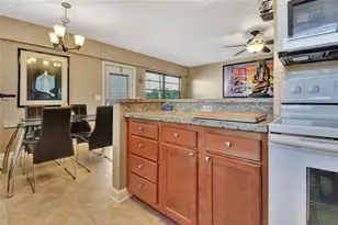 33 Fanshaw A, Boca Raton, FL 33434 - Photo 5