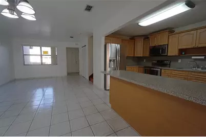 6380 W 24th Ct, Hialeah, FL 33016 - Photo 7