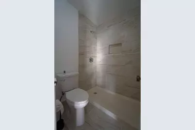 6380 W 24th Ct, Hialeah, FL 33016 - Photo 33