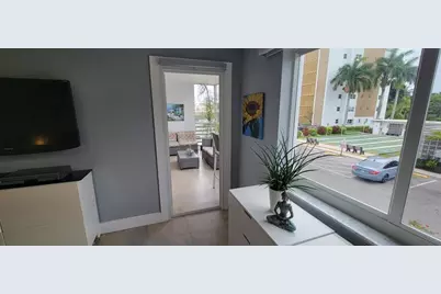 3050 NE 16 Ave, Unit #201, Oakland Park, FL 33334 - Photo 9