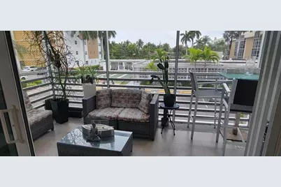 3050 NE 16 Ave, Unit #201, Oakland Park, FL 33334 - Photo 1