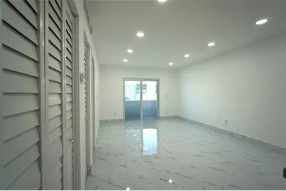 1035 W 77th St, Unit #208, Hialeah, FL 33014 - Photo 3