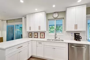 1701 NE 27th Dr, Wilton Manors, FL 33334 - Photo 15