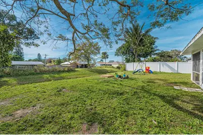 414 SW Lakehurst Dr, Port Saint Lucie, FL 34983 - Photo 19