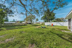 414 SW Lakehurst Dr, Port Saint Lucie, FL 34983 - Photo 19