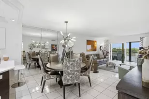 2238 N Cypress Bend Dr, Pompano Beach, FL 33069 - Photo 11