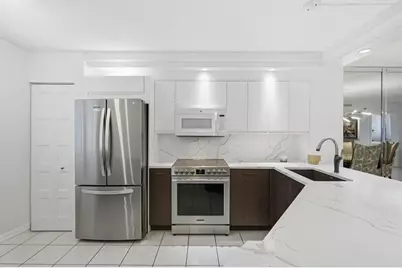 2238 N Cypress Bend Dr, Unit #608, Pompano Beach, FL 33069 - Photo 3