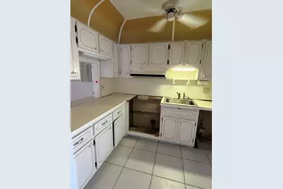 2050 NE 39th St, Unit #312E, Lighthouse Point, FL 33064 - Photo 3