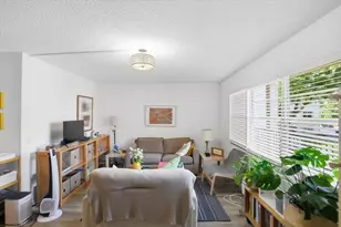 13300 SW 1st St, Pembroke Pines, FL 33027 - Photo 9