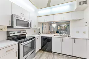 10382 NW 24th Pl, Sunrise, FL 33322 - Photo 9