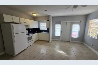 1012 NW 2nd Ave, Unit #1, Hallandale Beach, FL 33009 - Photo 7