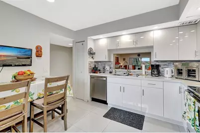 1401 SW 128th Ter, Unit #406H, Pembroke Pines, FL 33027 - Photo 11