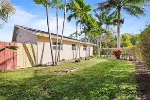 417 SE 4th St, Dania Beach, FL 33004 - Photo 13