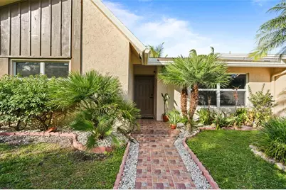 417 SE 4th St, Dania Beach, FL 33004 - Photo 3