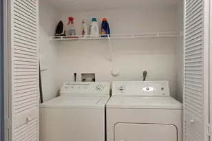 2425 NW 33rd St, Oakland Park, FL 33309 - Photo 15