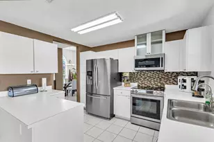 1336 SW 181st Ave, Pembroke Pines, FL 33029 - Photo 13