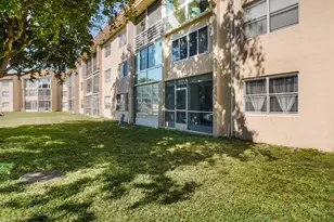 9281 Sunrise Lakes Blvd, Sunrise, FL 33322 - Photo 31